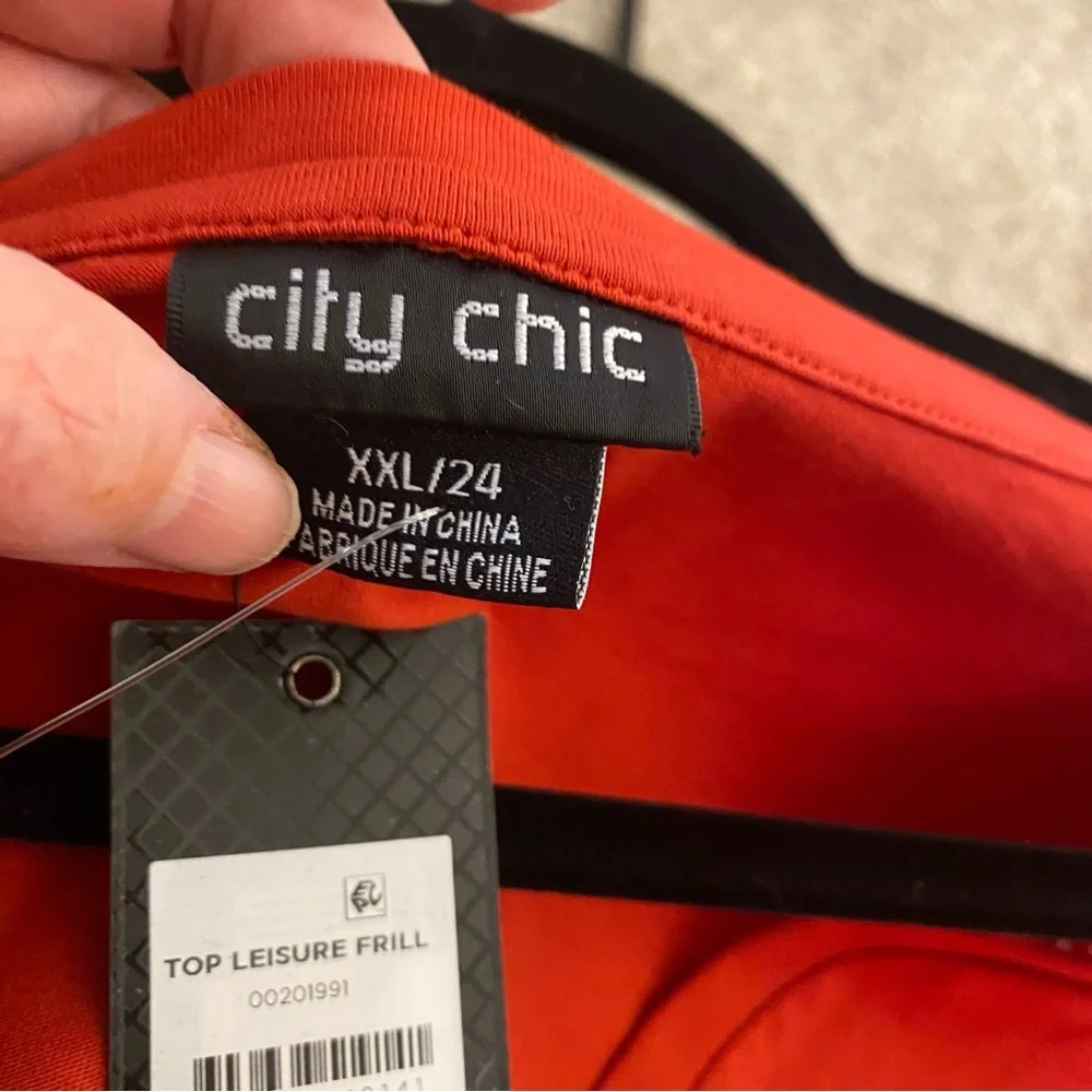 City Chic Top Leisure Frill in Chilli Red Sz 22/24 NWT - Picture 5 of 6